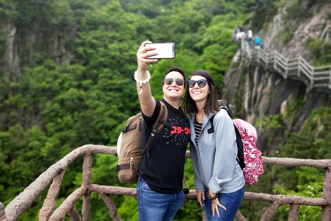 1-Day Mt. Huangshan Tour with Optional Hongcun & Xidi Village - Why Huangshan works best with a guide