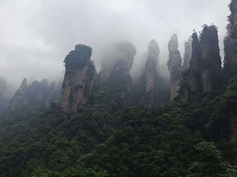 1-Day Private Tour to Zhangjiajie Highlights - Guides, route help, and the human side of the day