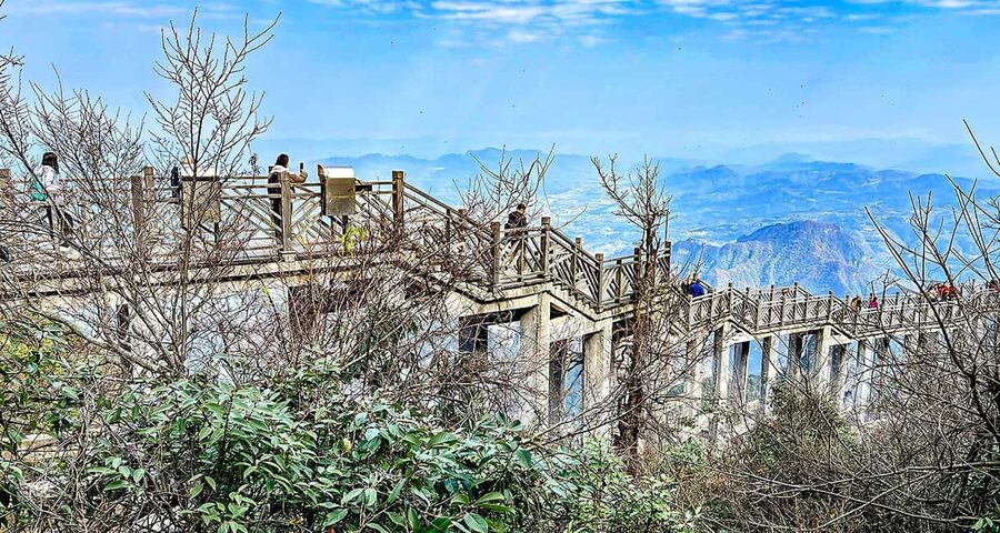 2-Day Private Zhangjiajie Tour Avatar Mountain, Glass Bridge - Guides, transport, and group size