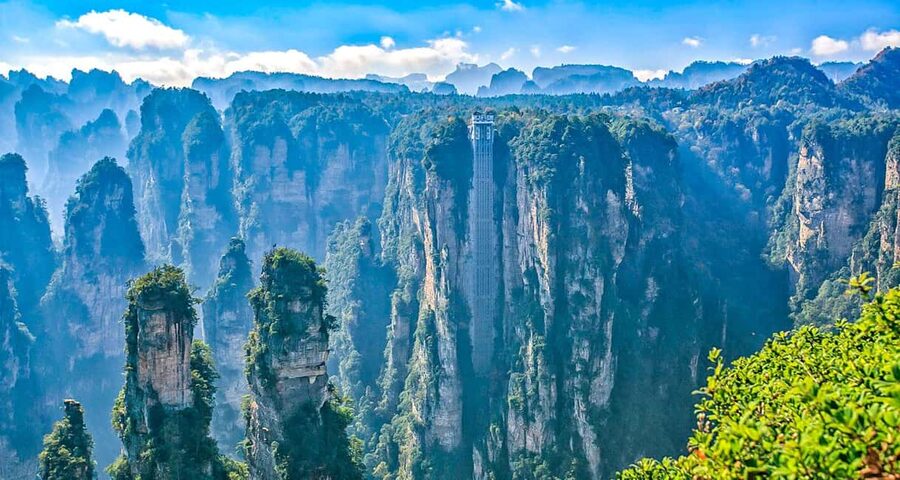 2-Day Private Zhangjiajie Tour Avatar Mountain, Glass Bridge - Lunch and Yangjiajie’s Natural Great Wall