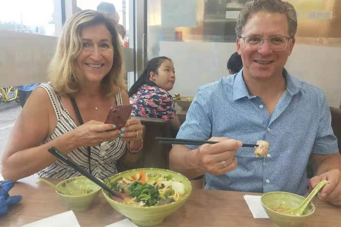 3-Hour Private Night Tour: Beijing Foodie Experience - Meeting your guide and reaching Dongsi Hutong