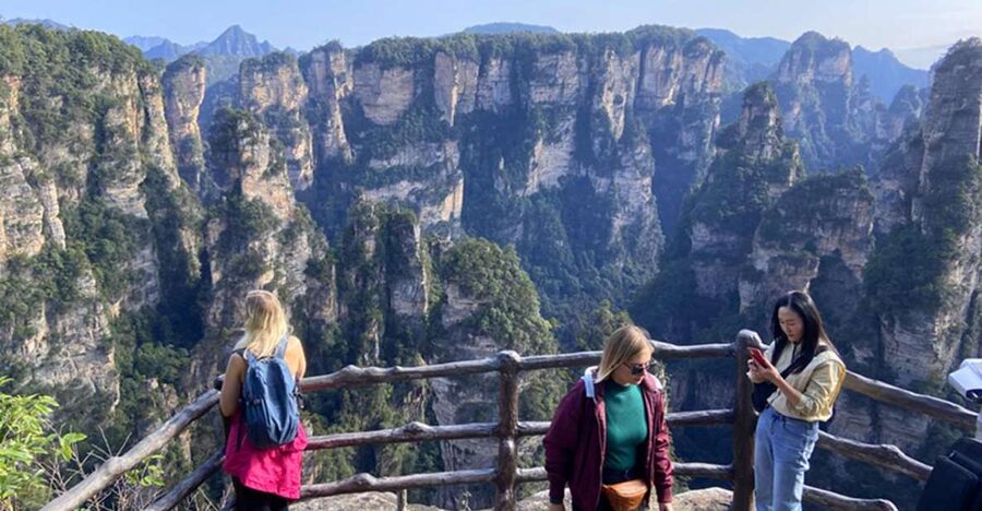 4-Day Highlights of Zhangjiajie With Sunrise Experience - Day 3: Sunrise hopes, Tianzi Mountain, and Ten Mile Gallery