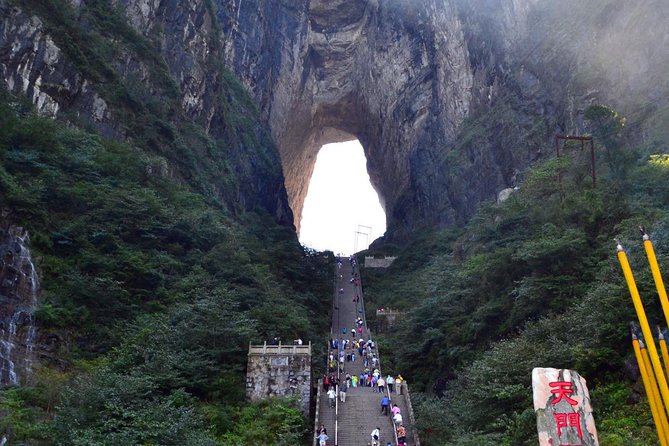 4-Day Zhangjiajie Tour to All Highlight Attractions with VIP Lift - Day one: an easy arrival in Zhangjiajie