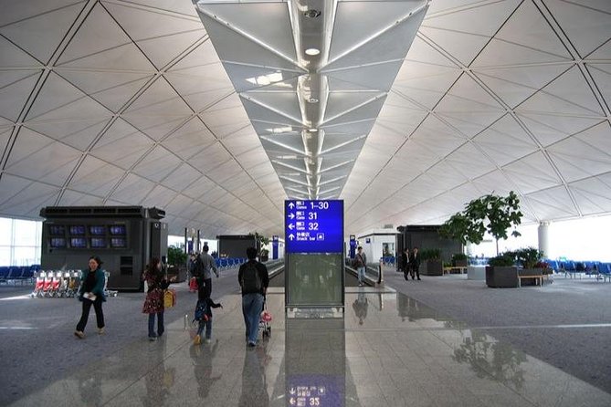 4-Hour Private Hong Kong Layover Tour - Walking from Hollywood Road into old Central