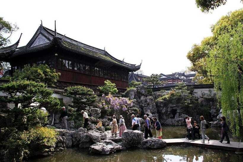 4-Hour Shanghai Best Garden and Temple Tour with Tea Tasting - Choosing private car or Uber and metro