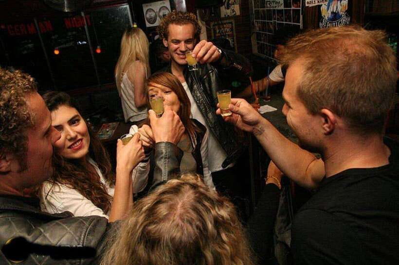 4-Hour Shanghai Pub Crawl (bars & nightclub hopping) - Should You Book the Pub Crawl?