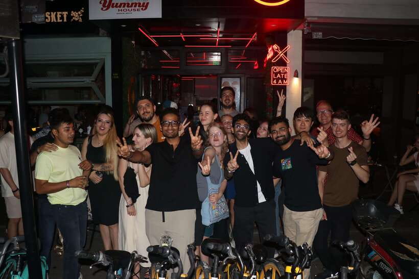 4-Hour Shanghai Pub Crawl (bars & nightclub hopping) - The Final Club and Two Hours of Music