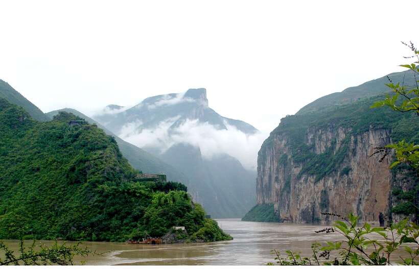 4D3N Yangtze River Victoria Cruise: Chongqing to Yichang - Day three: Taiji, White Emperor City, and the Three Gorges
