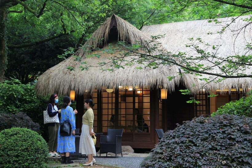 7 hours Hangzhou Tour Itinerary - Leifeng Pagoda in a focused 30 minutes