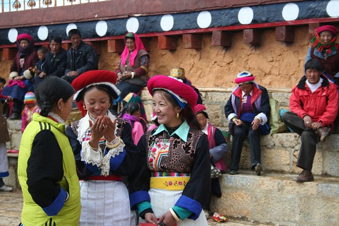 9 days Ancient Town Tour - Day 7: Tibetan culture at Songzanlin