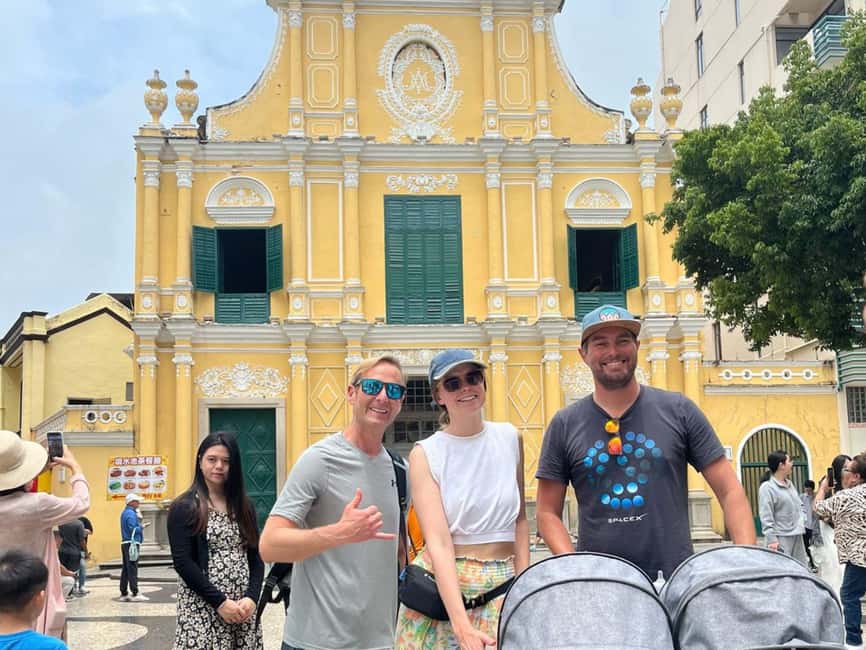 A Perfect Day in Macau: A Walking Tour from Ruins to Casinos - A practical Macanese lunch break