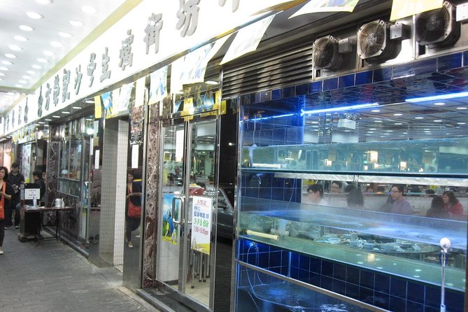A Private City Tour of Hong Kong with Mercedes-Benz - What the extra stops add