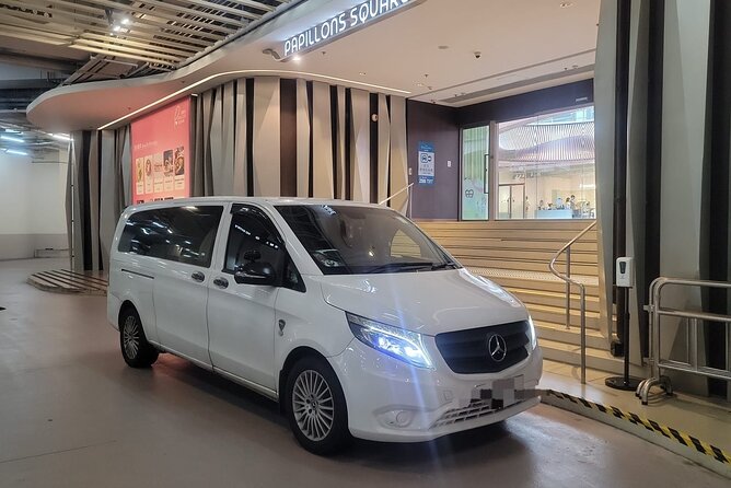 A Private City Tour of Hong Kong with Mercedes-Benz - Guides, comfort, and the Mercedes-Benz van