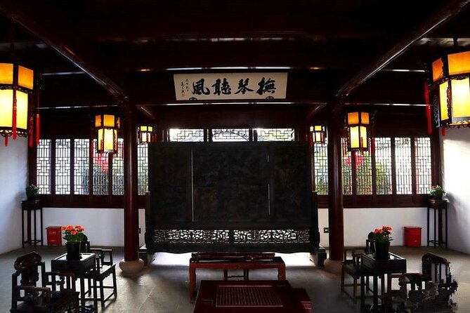 All-inclusive Half-day Private Tour To Zhujiajiao Water Town - A Shanghainese meal after the walk