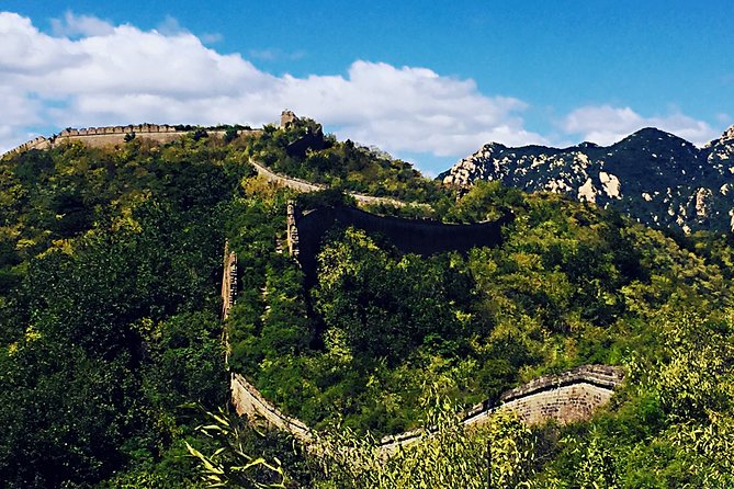 All Inclusive Private Hiking Tour from Huanghuacheng Water Great Wall to Xishuiyu - The guide can make or break the day
