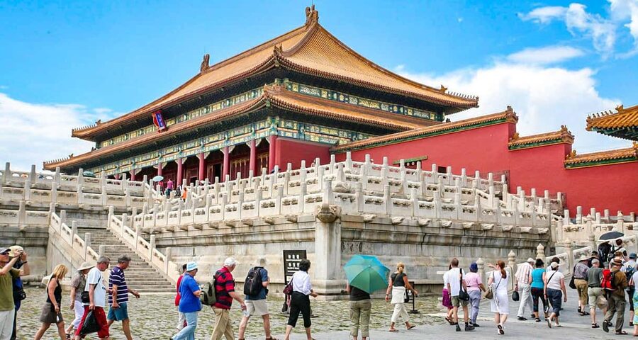 All-Inclusive Tour: Tiananmen Sq, Forbidden City, Great Wall - Lunch before the Great Wall walk