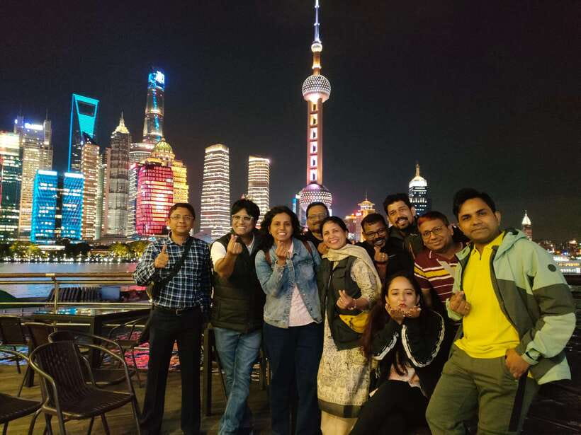 Amazing Shanghai Night Lights:River Cruise &Private Transfer - Why the private car changes the evening