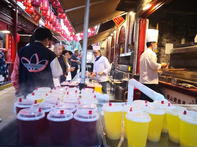 Authentic Old Xi'an Back Alley Food Tour - How the guides shape the evening