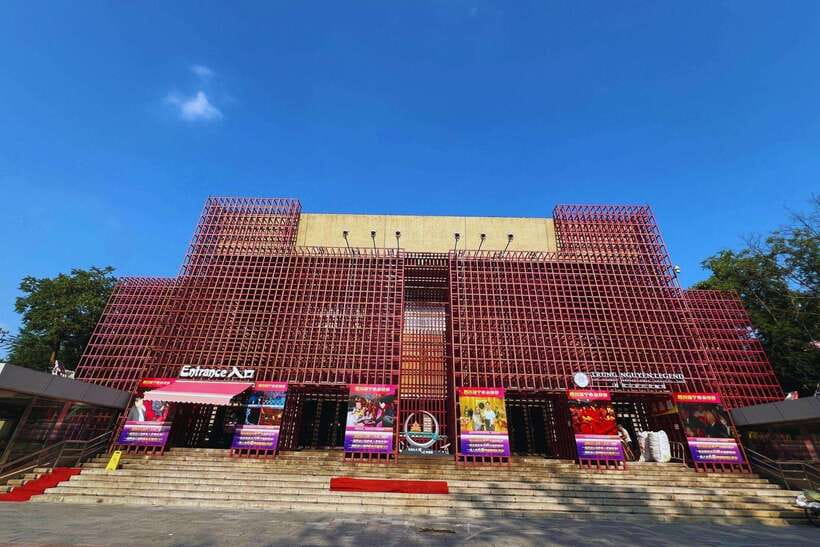 Beijing: Acrobatic Show Tickets Traditional & Modern Fusion - How tradition and technology share the stage