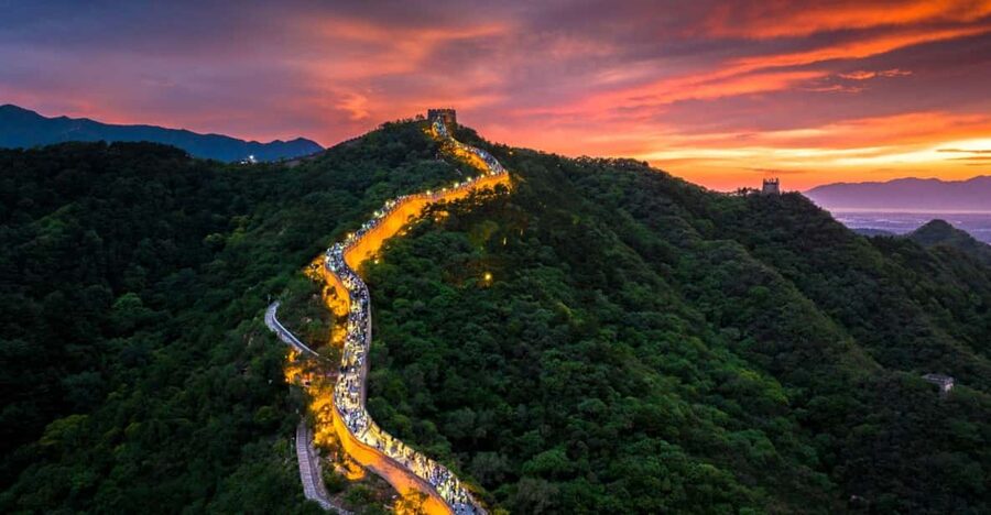 Beijing:Badaling Night Great Wall Ticket, Tour & Show - The light show and performances at 7:20 PM