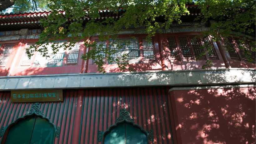 Beijing: Beihai Park Full Access Ticket - Must-See in China - Temples, pavilions, bridges, and smaller sights