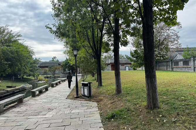 Beijing City Walk: Explore Hutongs Life and Old Beijing - The guides are central to the experience