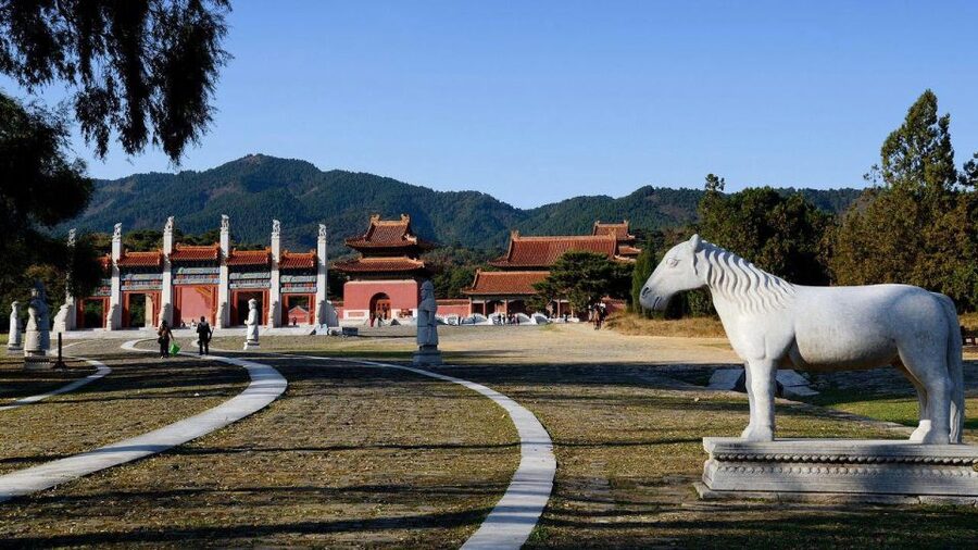 Beijing:Eastern Qing Tomb/Huangyaguan Great Wall/Dule Temple - A private escape from Beijing’s crowded center