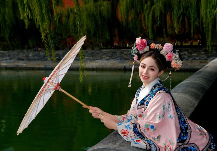 Beijing: Explore the Forbidden City in Hanfu - Starting at Wangfu Century