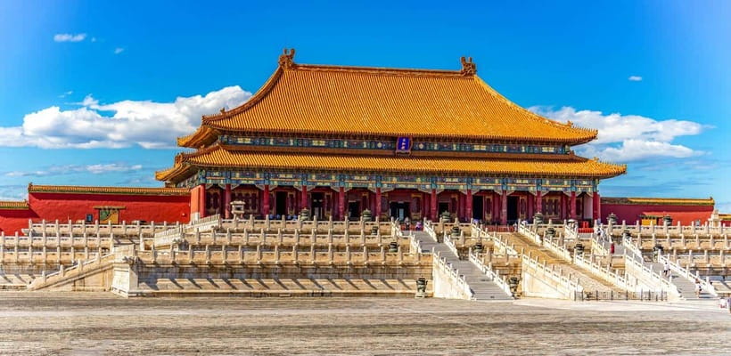 Beijing: Forbidden City and Tian’anmen Square Waking Tour - The guides are the strongest part