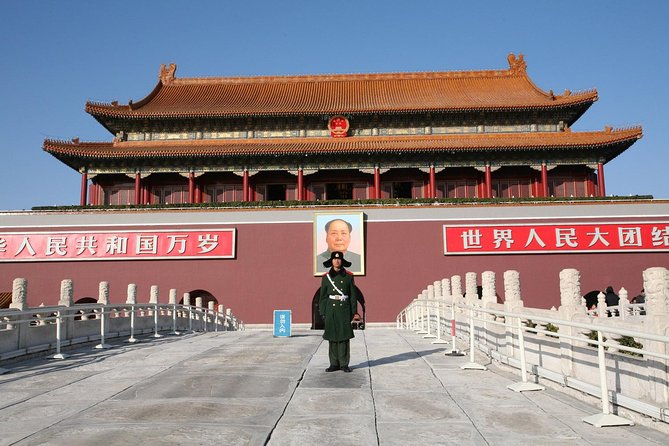 Beijing Full Day Tours: Tiananmen Sq, Forbidden City, Great Wall - Guides, group size, and the human side of the tour