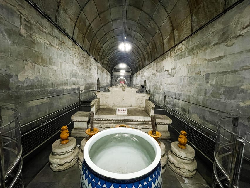 Beijing: Great Wall and Ming Tomb All-inclusive Private Tour - The Sacred Way and its marble guardians