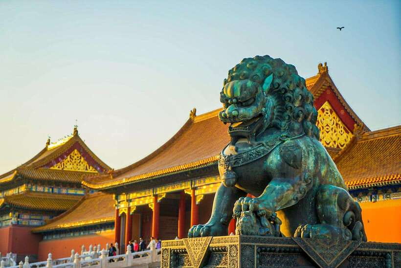 Beijing: Highlights of Forbidden City Private Walking Tour - The central axis, courtyards, and imperial scale