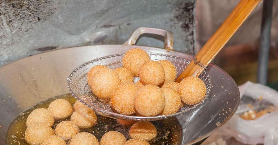 Beijing: Hutong Culinary Walking Tour with 15+ Tastings - Jianbing and the appeal of street-style food
