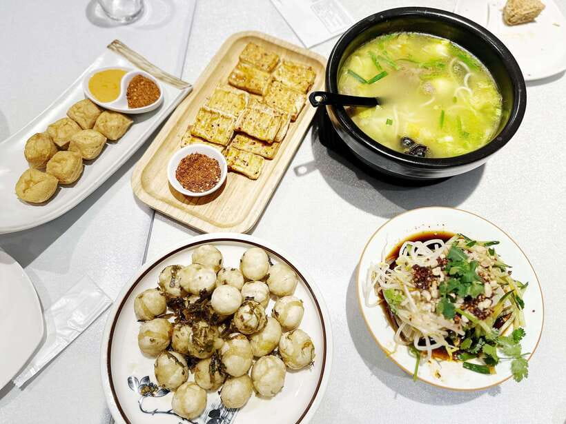 Beijing Hutong Food Crawl Delights: Peking duck, Hotpot&More - Street snacks between the restaurant stops