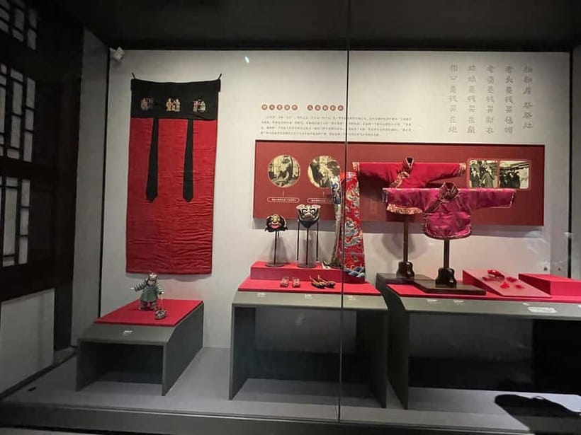 Beijing: Hutongs & Food & Culture Walking Tour - Tea, calligraphy, and craft stops add meaning to the lanes