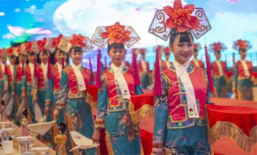Beijing: Imperial Cuisine Experience & Cultural Performance - The cultural performance after dinner