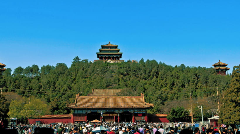 Beijing: JingShan park (palace museum garden) entry ticket - Choosing the best time to visit