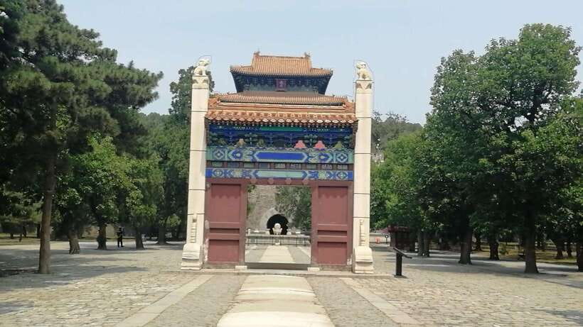 Beijing: Juyongguan Great Wall, Sacred Way & Ming Tombs Trip - Choosing between the three packages