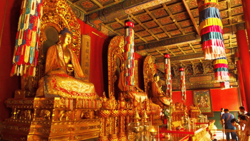 Beijing: Lama Temple (Yonghe Temple) Admission Ticket - Entering through the three archways