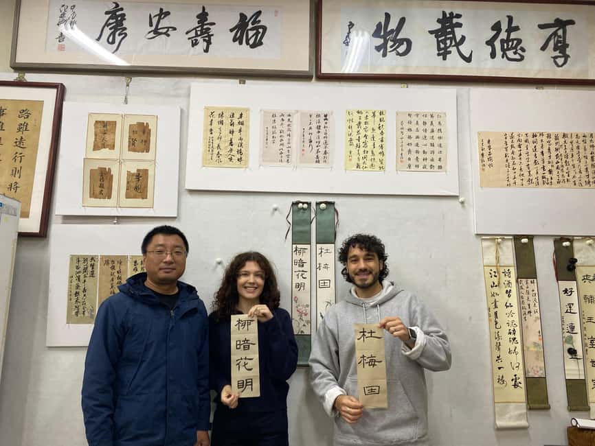 Beijing liulichang : Learn Calligraphy orCarving from Master - What makes the souvenir worth keeping
