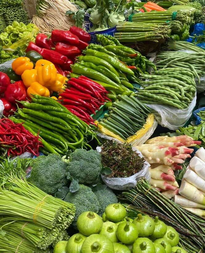 Beijing Market Tour with 10-course Family Feast - Key points at a glance