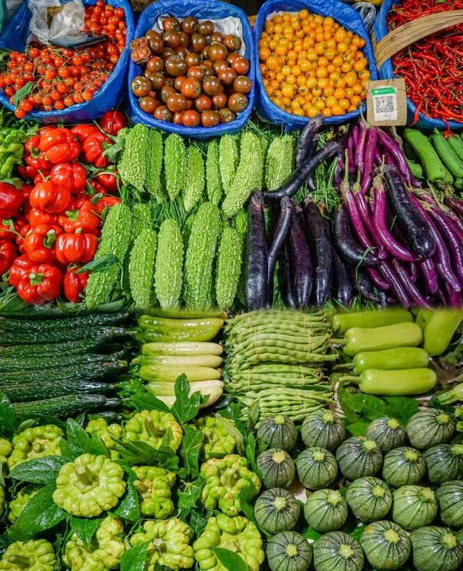 Beijing Market Tour with 10-course Family Feast - Why this Beijing food tour feels different