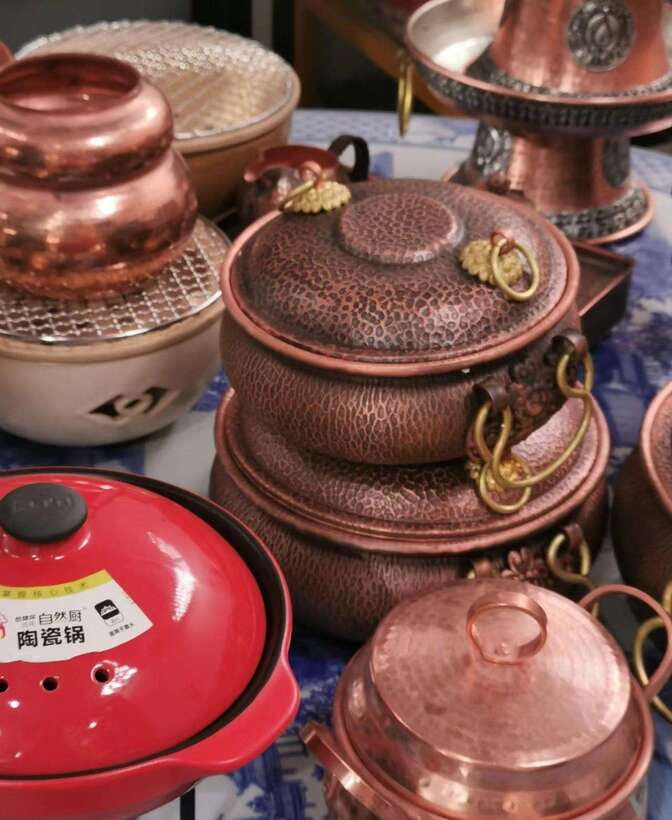 Beijing Market Tour with 10-course Family Feast - One hour among everyday market stalls