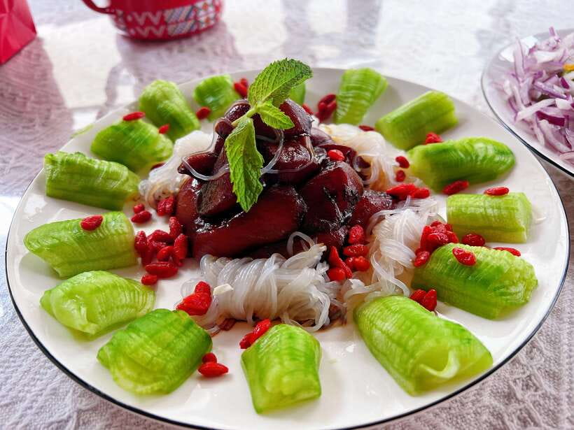 Beijing Market Tour with 10-course Family Feast - Practical details that shape the day
