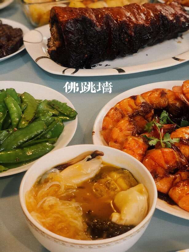 Beijing Market Tour with 10-course Family Feast - Meeting at Liaogongzhuang Station