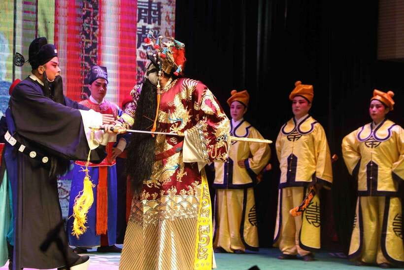 Beijing: Must-See Peking Opera at Liyuan Theatre Ticket - How tourist-friendly is the theatre?