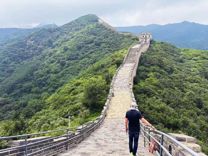Beijing:Mutianyu/Badaling Great Wall Tour with VIP Fast Pass - Mutianyu with a cable car or toboggan