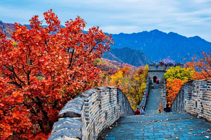 Beijing:Mutianyu/Badaling Great Wall Tour with VIP Fast Pass - What the guide actually adds