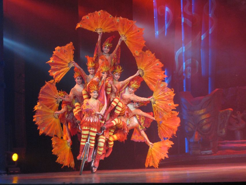 Beijing Night Tour with Acrobatics Show & PekingDuck Dinner - Watching Beijing come alive after dusk