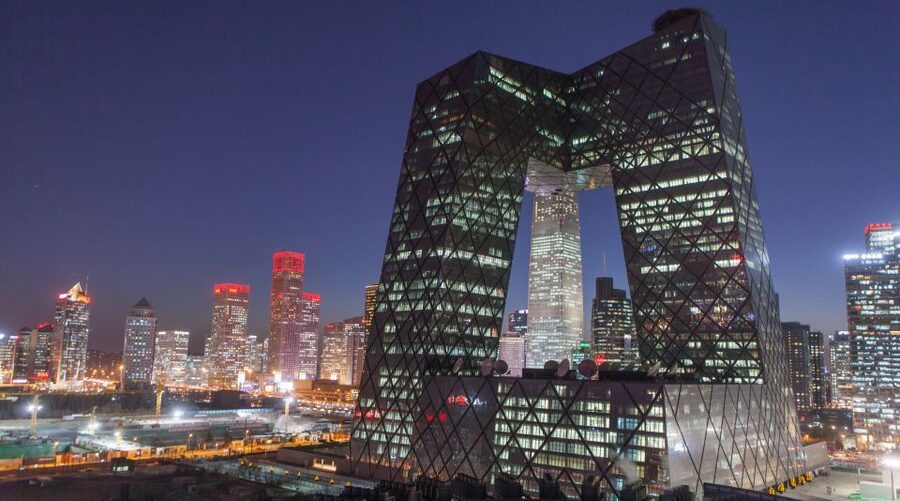 Beijing: Private Sightseeing Nighttime Tour with Transfer - Choosing dinner, snacks, or a night show